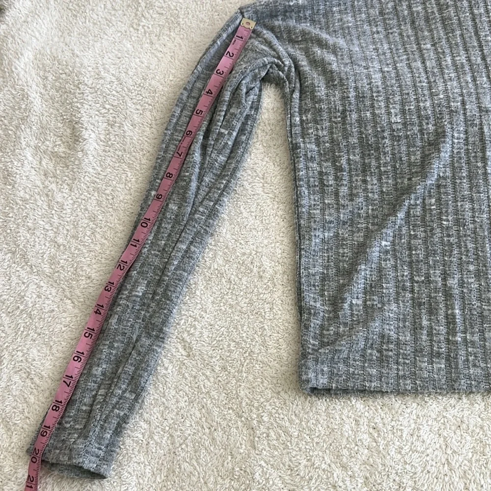 BP Gray Ribbed Turtleneck Sweater - Picture 4 of 7